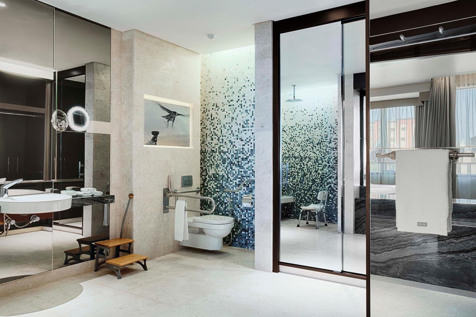 The Westin Doha Hotel & Spa Экстерьер фото